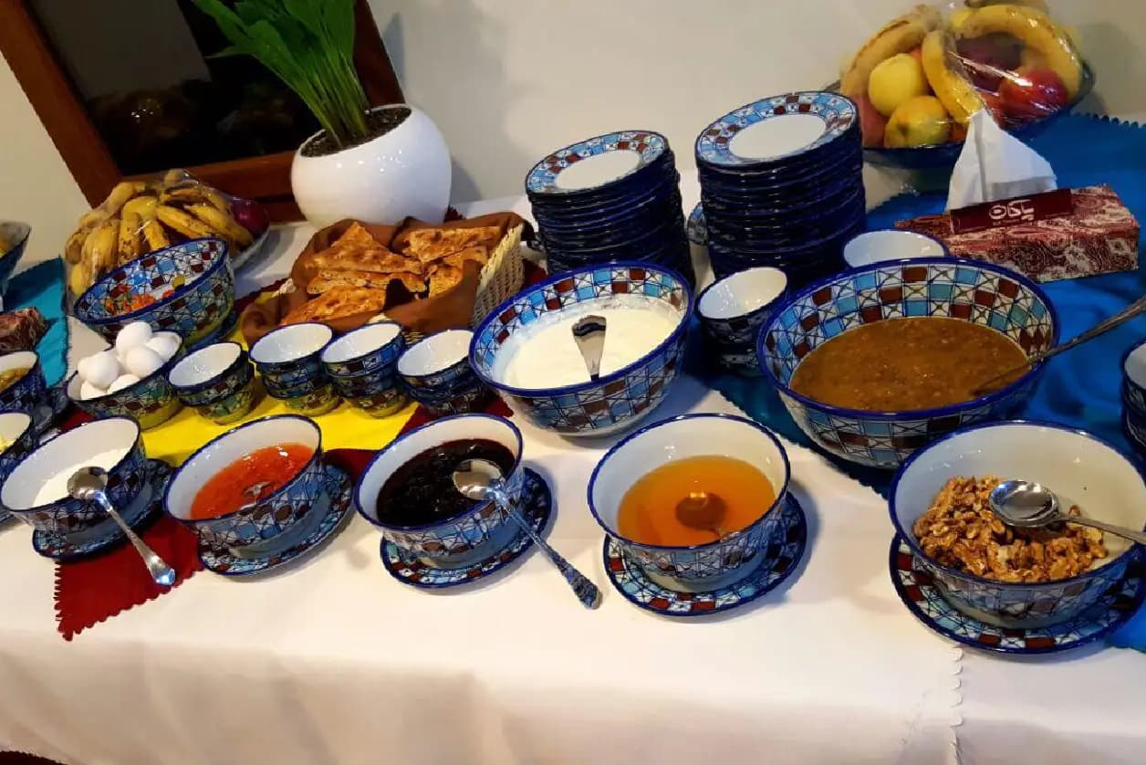 هتل پارسیان قلعه گنج